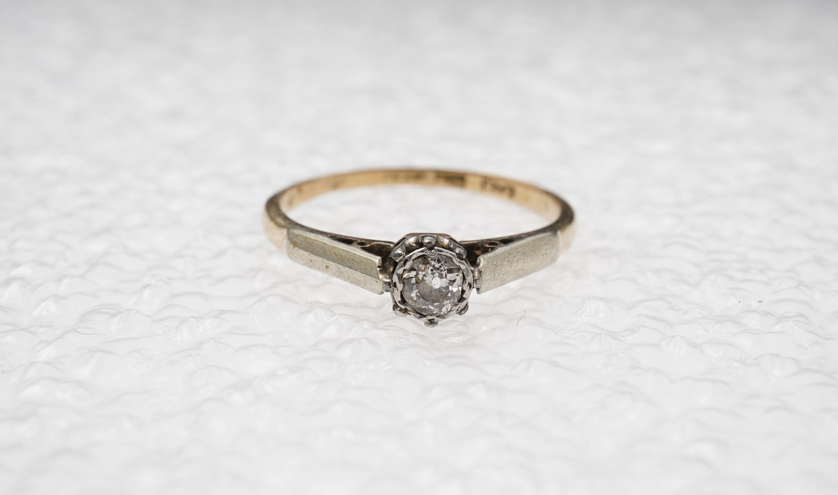 A diamond solitaire ring, early 20th century